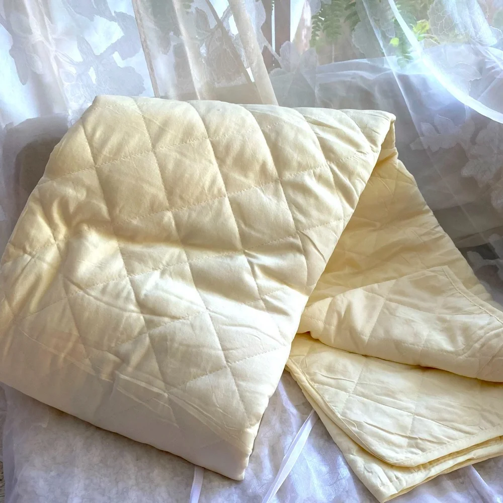 IVORY MICROFIBER KING BED QUILT and SHAM SET